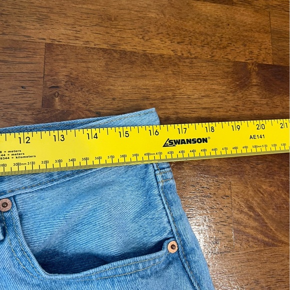 Vintage Levi’s cutoff Light Blue Distressed Denim Shorts 501 ‘93 size 34 7” - Picture 12 of 12